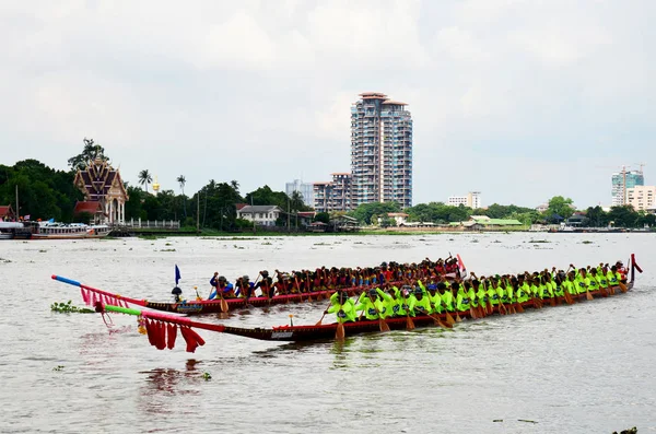 Thaise mensen toetreden wedstrijd en concurrentie in thailand traditionele l — Stockfoto