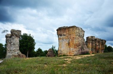 Mor Hin Khao veya Tay Stonehenge Phu Laenkha Ulusal par