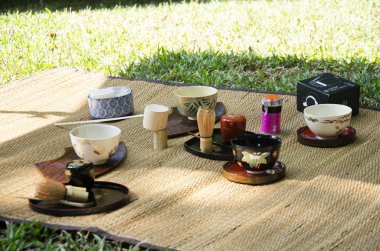 İnsanların hazırlamak ve yapım sado chanoyu ya da Japon çay töreni,