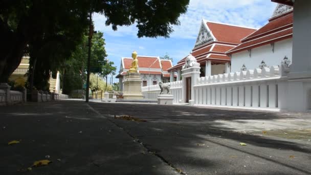 Wat Phaichayon Phon Sep Ratchaworawihan em Samut Prakan, Tailândia — Vídeo de Stock