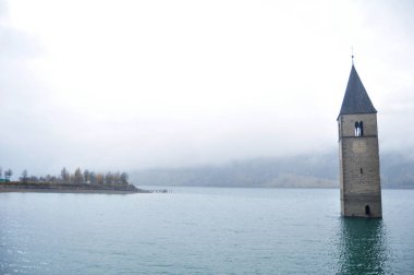 Reschensee batık Kulesi kilise Resias Gölü Bolz daha derine