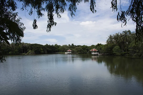 Sri Nakhon Khuean Khan Park ve Botanik Bahçesi veya khung bang k
