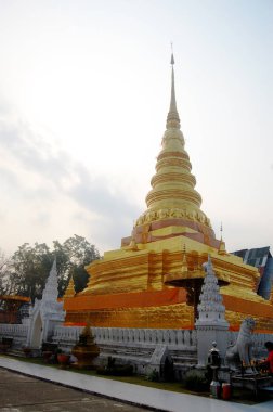 Buda emanetler altın chedi Wat Phra ki Chae Haeng Tapınağı içinde