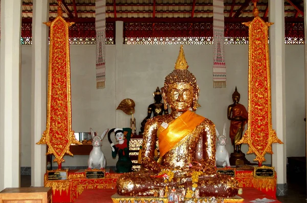 Altın buddha heykeli içinde kilise, Wat Phra ki Khao Noi 