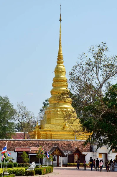 Λείψανα του Βούδα στην Χρυσή chedi ναό Wat Phra ότι Chae Haeng — Φωτογραφία Αρχείου