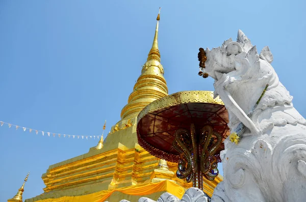 Buda emanetler altın chedi Wat Phra ki Chae Haeng Tapınağı içinde