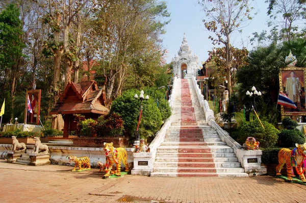 Wat Phra Αυτό Cho Hae σε Phrae, Ταϊλάνδη — Φωτογραφία Αρχείου