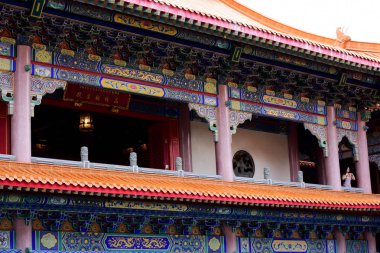 Tay insanlar ve yabancı yolcuları ziyaret edin ve dua Ch saygı