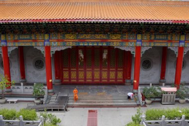 Tay insanlar ve yabancı yolcuları ziyaret edin ve dua Ch saygı