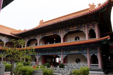 Tay insanlar ve yabancı yolcuları ziyaret edin ve dua Ch saygı