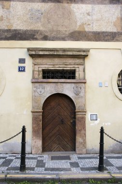 Klasik retro kapı ve pencere eski evin 