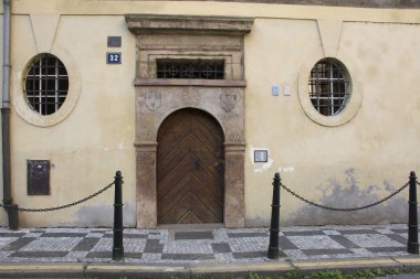 Klasik retro kapı ve pencere eski evin 