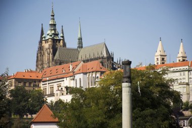 Görünüm dış ve Prag Kalesi'ne cityscape