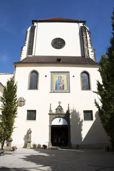 Kirche St. Maria im Schnee auf dem Wenzelsplatz (vaclavske na) — Stockfoto