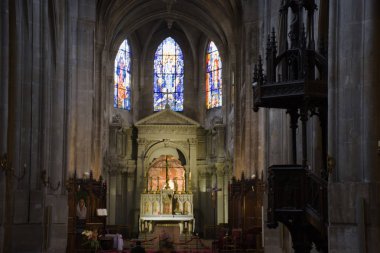 Saint-Laurent Eglise veya Saint Kilisesi mimarisi iç