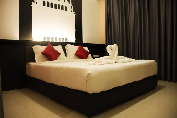 Dekorasi Interior elegan kamar tidur butik gaya dengan doub — Stok Foto