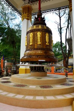 İnsanlar için büyük çan dua ve ayin döndürmek ve spin büyük Bell için