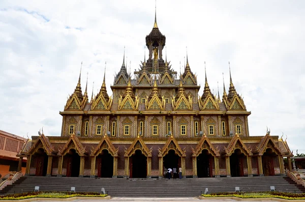 Όμορφο της εκκλησίας ή του ναού της WAT tha Σουνγκ ή του Γουάτ Χανθαραμ — Φωτογραφία Αρχείου