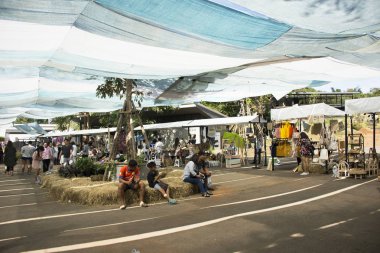 Seyahat ve alışveriş Tay insanlar ve yabancı gezginler