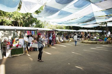 Seyahat ve alışveriş Tay insanlar ve yabancı gezginler