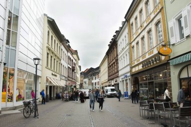 Alman ve yabancı yolcuları yürüyüş ve heidelberger m ziyaret