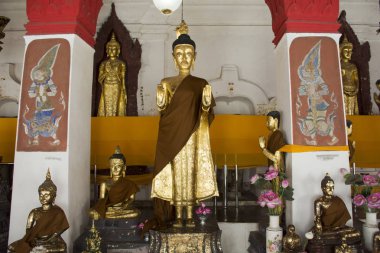 Wat Phra Mahathat Woramahawihan Nakho altın buddha heykeli