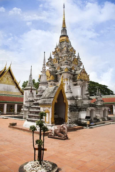 Wat Phra Borommathat Tempio di Chaiya nel distretto di Chaiya a Surat T — Foto Stock