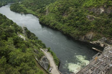 Bina elektrik santrali Bhumibol Dam Tak, Thailan içinde