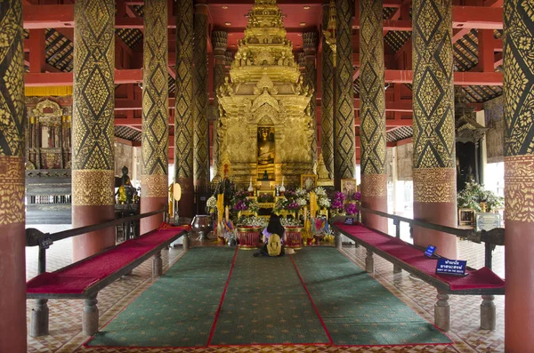 Wat Phra Que Lampang Luang para los tailandeses y los viajes extranjeros — Foto de Stock