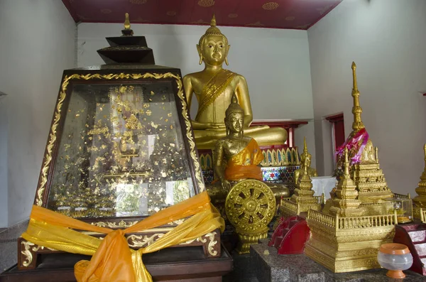 Golden Buddha Staute Para Pessoas Respeitarem Rezarem Wat Sakae Krang — Fotografia de Stock