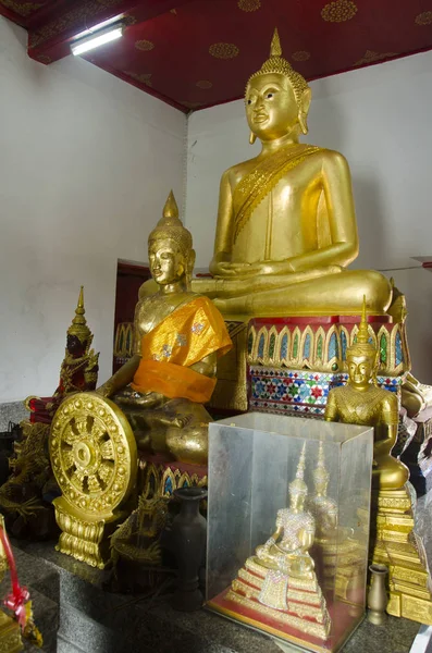 Golden Buddha Staute Dla Ludzi Szacunku Modląc Się Wat Sakae — Zdjęcie stockowe