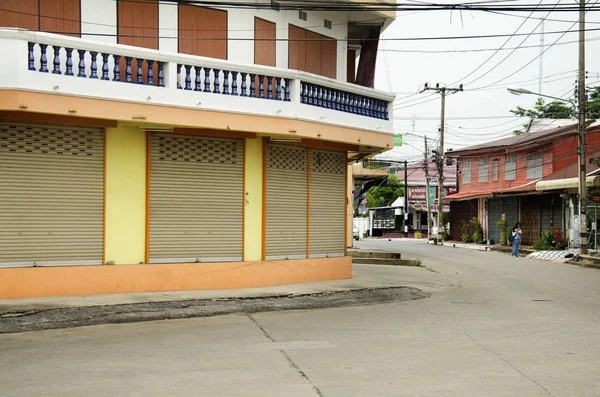 Edificio Comercial Retro Clásico Casa Callejón Pequeño Con Carretera Tráfico — Foto de Stock