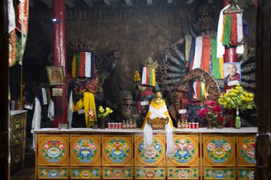 İçerisi ve içerisi Tsemo Maitreya Tapınağı veya Namgyal Tsemo
