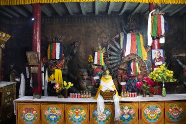 İçerisi ve içerisi Tsemo Maitreya Tapınağı veya Namgyal Tsemo