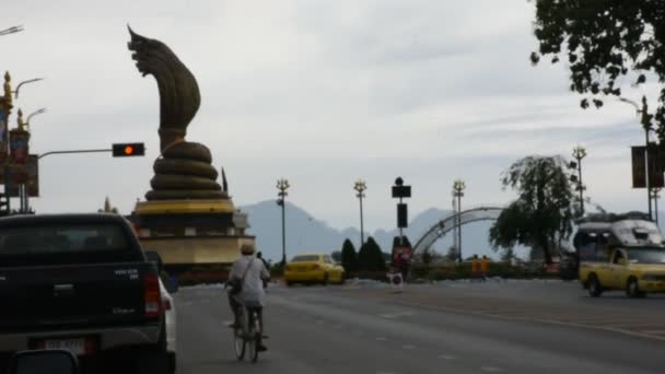 Nakhon Phanom Thailand Oktober 2019 Thailänder Und Ausländische Reisende Fahren — Stockvideo