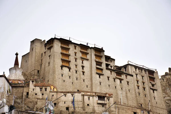 Leh Stok Manastırı veya Leh 'teki Stok Gompa Sarayı manzarası — Stok fotoğraf