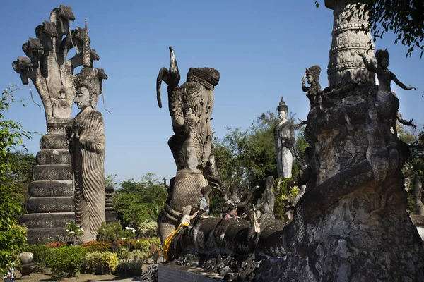 Sala Kaew Ku ou Sala Keoku fantástico parque de escultura de concreto qui — Fotografia de Stock