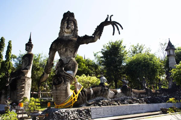 Sala Kaew Ku ou Sala Keoku fantastique parc de sculptures en béton qui — Photo