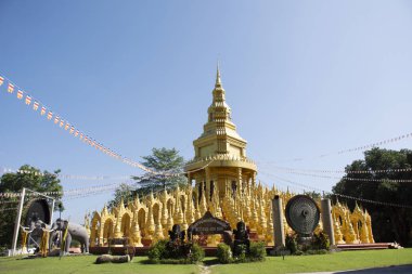 Taylandlılar ve yabancı gezginler için 500 zirve Chedi veya stupa.