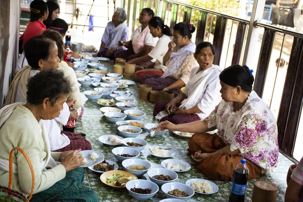 Yasothon Tailandia Enero Familiares Amigos Tailandeses Unen Tradicional Estilo Retro — Foto de Stock