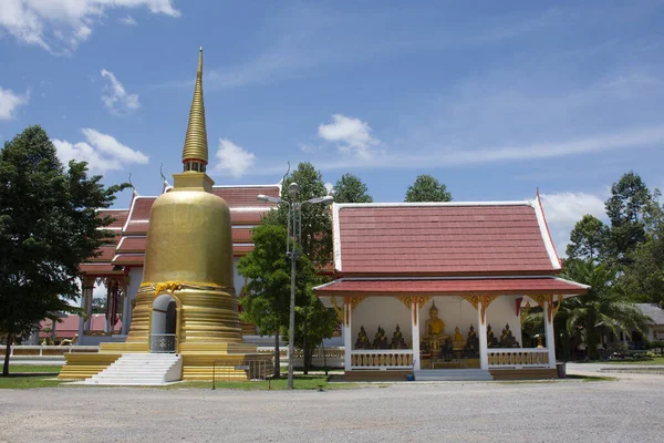 Bygga Och Stupa Eller Chedi För Thai Människor Och Utlänningar — Stockfoto