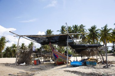 Narathiwat, Tayland - 16 Ağustos 2019 'da Tayland' ın Narathiwat kentinde, Tayland 'da, Tayland' ın aşağı güney eyaletlerindeki Kolek veya Koleh geleneksel balıkçı tekneleriyle manzara ve rüzgar manzarası