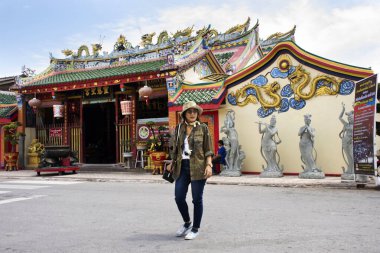 PATTANI, THAILAND - 16 Ağustos 2019 'da Pattani, Tayland' da Leng Chu Kiang veya Chao Mae Lim Ko Niao Çin Tapınağı 'nı ziyaret edip dua ederek ziyaret edin.