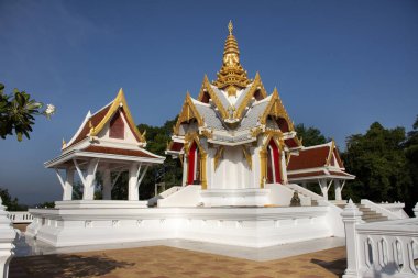 Tayland 'ın Phatthalung şehrinde Phatthalung şehrinde insanlar için Phatthalung Tapınağı' nı ziyaret eder, saygı gösterir ve iyi şans getirir.