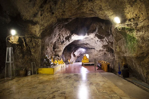 Phatthalung Tailandia Agosto Buda Ángel Dios Ermitaño Estatua Cueva Para —  Fotos de Stock