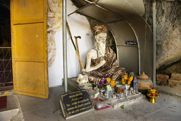 Phatthalung Tailandia Agosto Buda Ángel Dios Ermitaño Estatua Cueva Para — Foto de Stock