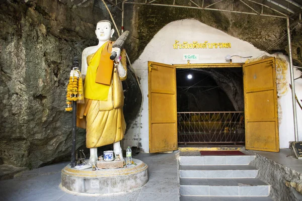 Phatthalung Thailand August Buddha Gud Ängel Och Eremit Staty Grottan — Stockfoto