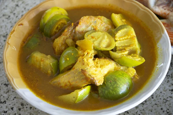 Comida Local Tailandesa Estilo Sureño Picante Amarillo Curry Con Tilapia — Foto de Stock