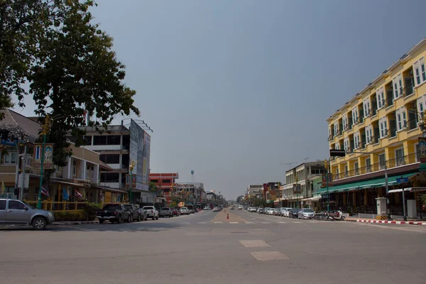 Nakhon Phanom Thailand Οκτωβρίου Ταϊλανδοί Και Ξένοι Ταξιδιώτες Οδηγούν Αυτοκίνητο — Φωτογραφία Αρχείου