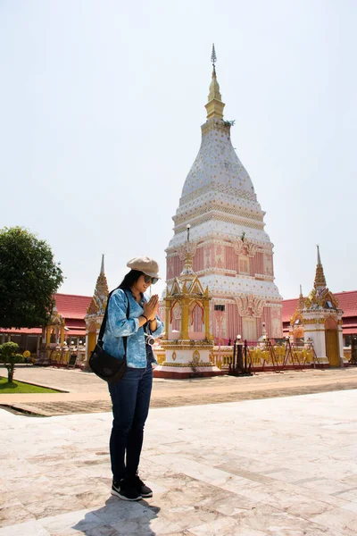 Voyageurs Thai Femmes Voyage Visite Pose Portrait Respect Prière Statue — Photo